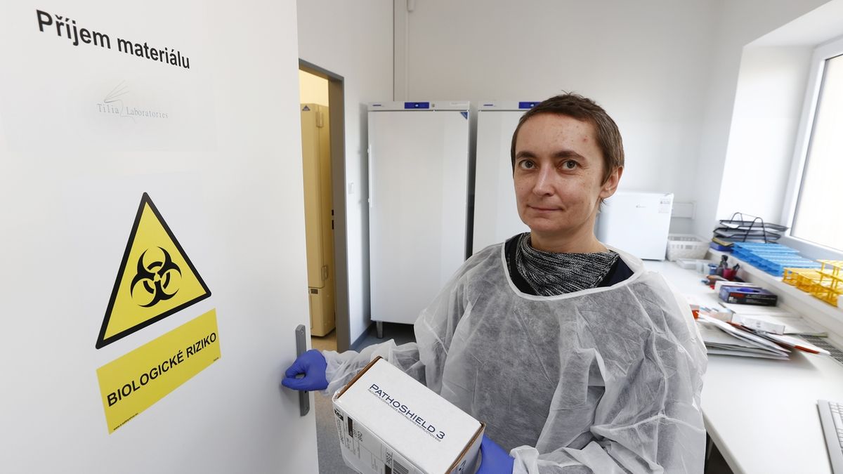 Laboratoř, která má zákaz: Bez tahanic s ministerstvem bychom otestovali tisíce lidí